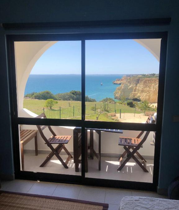 Vale de Centianes Apartment | One bedroom appartement at Carvoeiro 50 m away from the beach with sea view and furnished balcony