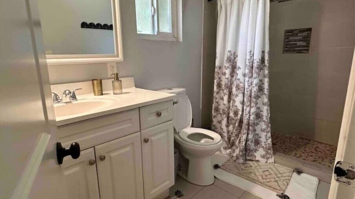 San Diego House | One bedroom apt/guest home near downtown and basen