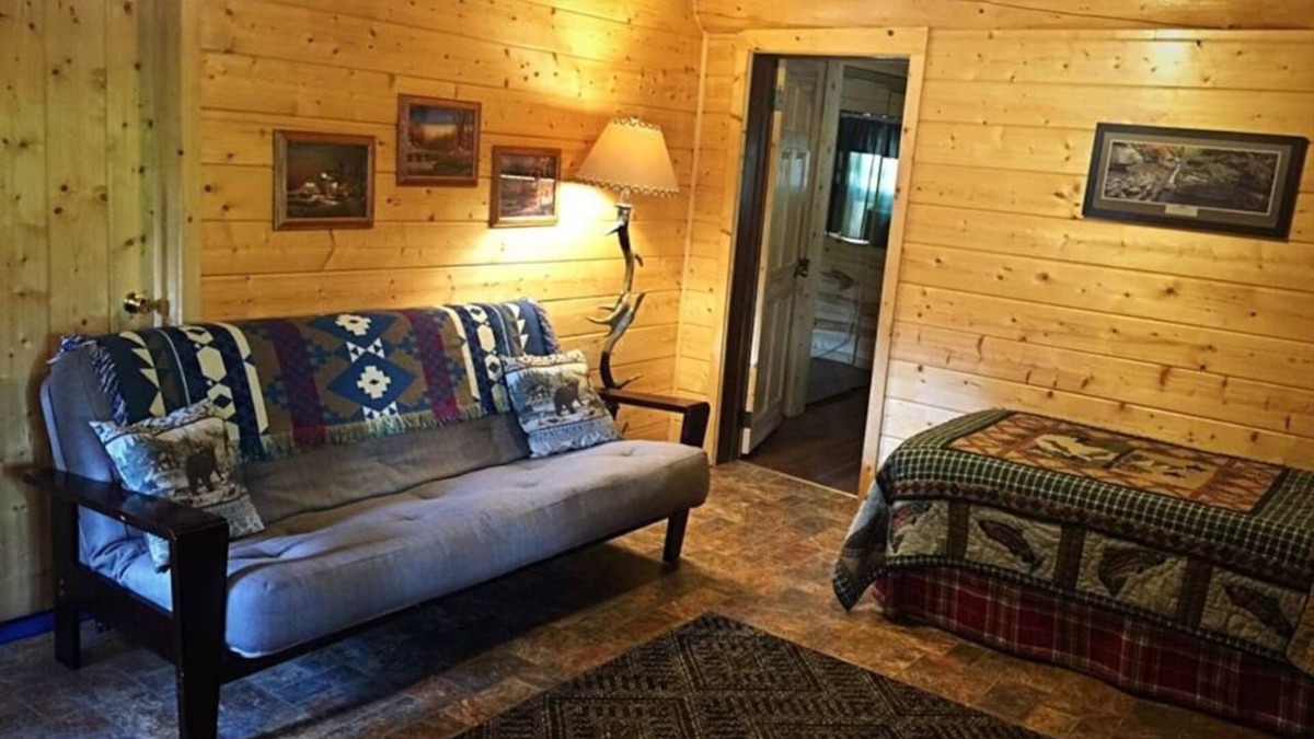 Rapid City Cabin | One Bedroom Cabin near Mount Rushmore