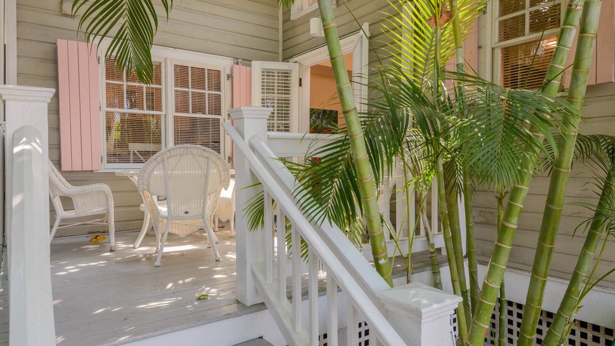 Downtown Villa | One Bedroom Deck Villa Steps from Duval!