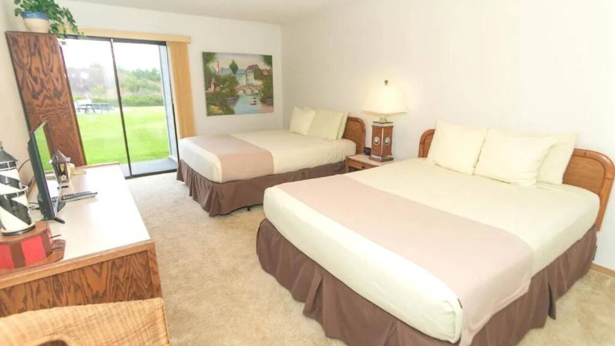 Ocean Shores Apartment | One Bedroom Deluxe Unit-Room 101