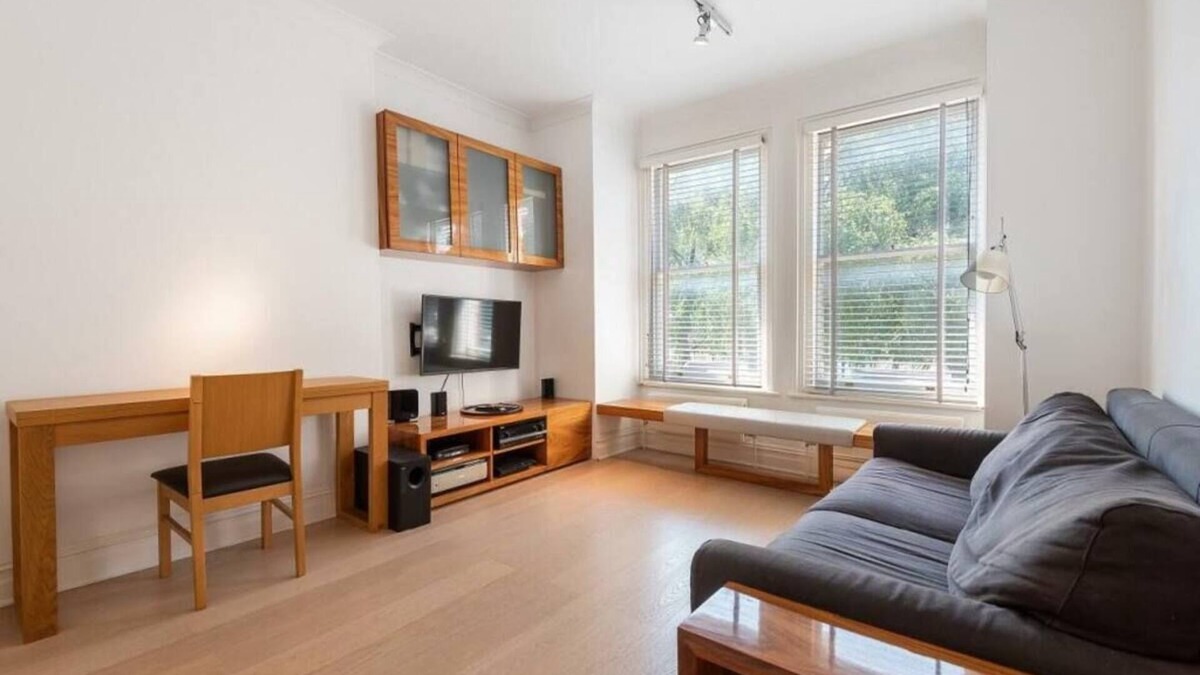 Belsize Apartment | One-Bedroom Flat @ Belsize Park