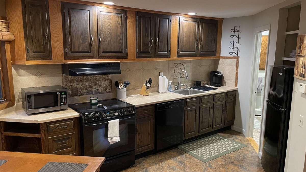 Canton House | One Bedroom Guest House Nestled in the mountain