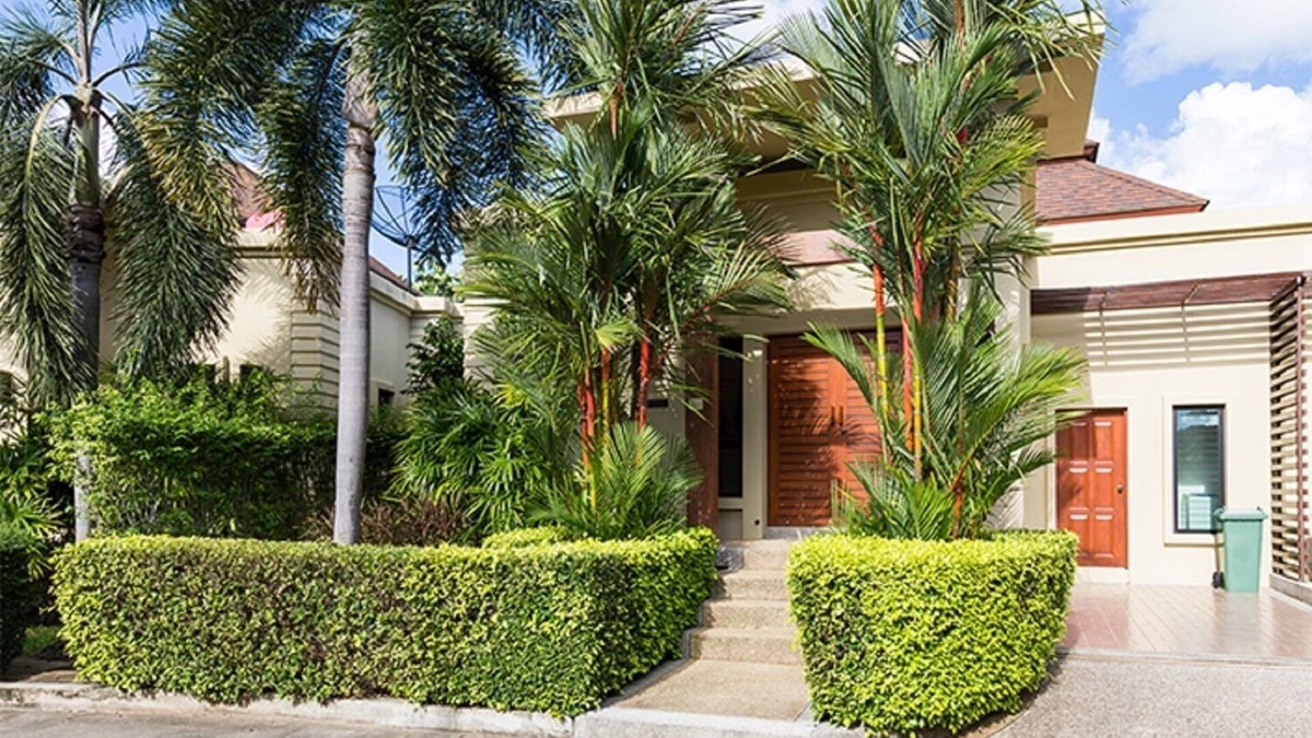 Nai Harn Villa | One Bedroom Jacuzzi Villa in Naiharn beach, Phuket