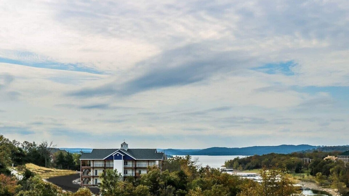 Branson Resort | One Bedroom Lakeside, Luxury Condo, Branson, Missouri 3957565