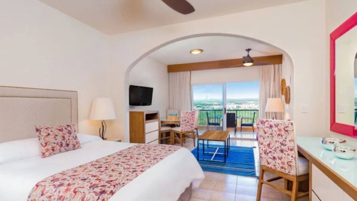 Arcos del Sol II Apartment | One bedroom luxury suite with fitness room, pools in beautiful Cabo San Lucas