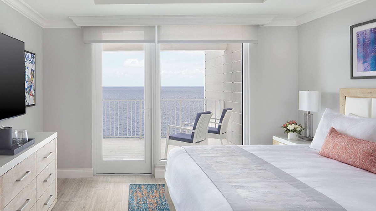 Charlotte Harbor Hotel | One-Bedroom Near Fishermen’s Village – Harbor Views, Dining, and Coastal Paths