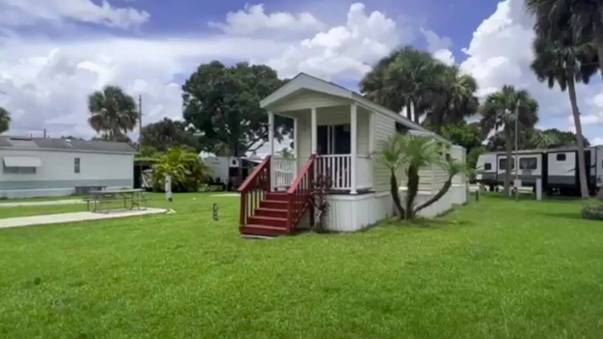 North Fort Myers Cottage | One Bedroom/One Bathroom Cozy Cottage