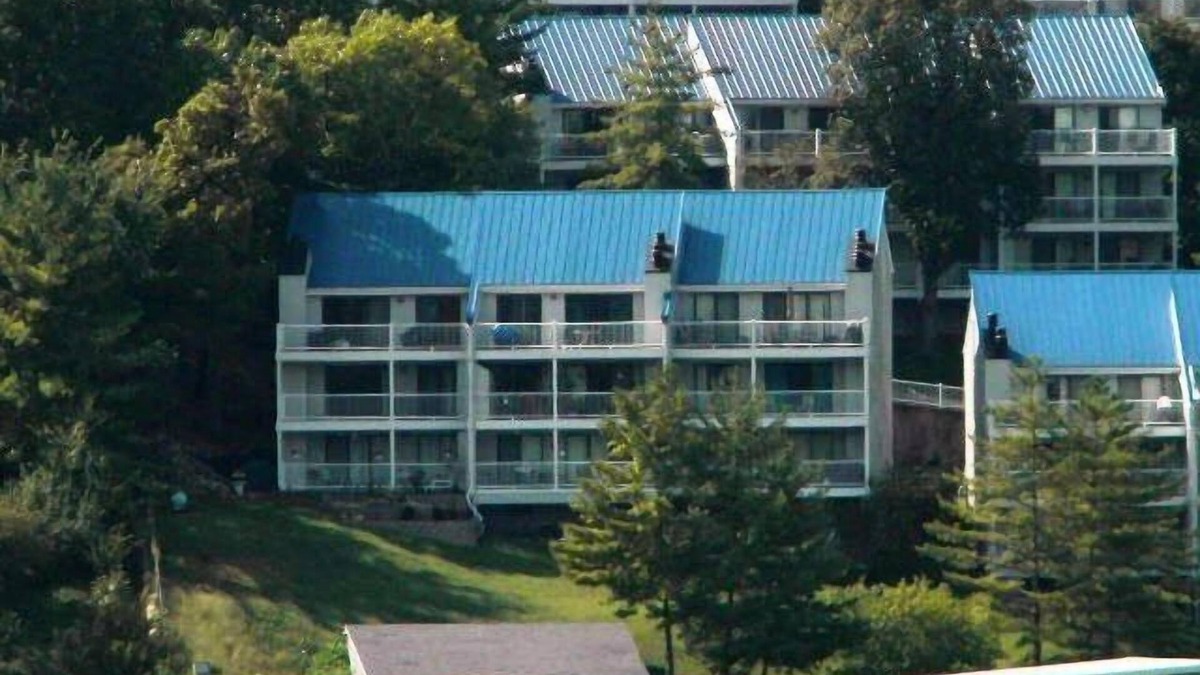 Osage Beach Villa | One bedroom/Pet freindly/Waterfront