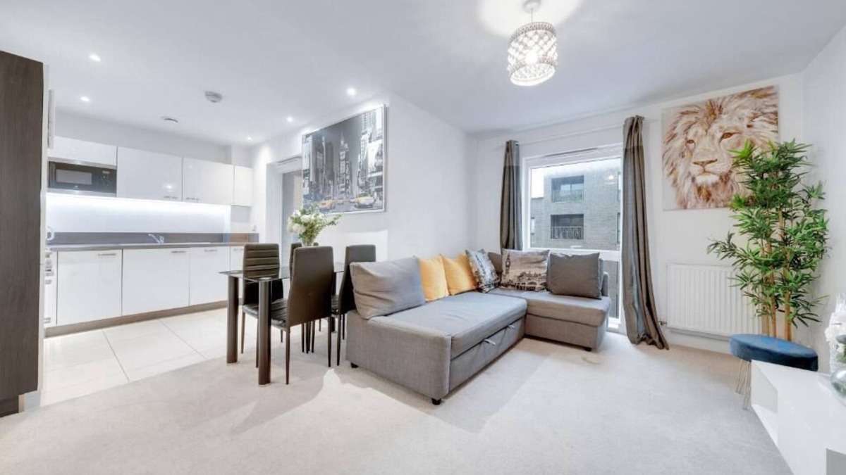 Alton Barnes Apartment | One Bedroom Serviced Accommodation in London Catford close to Lewisham