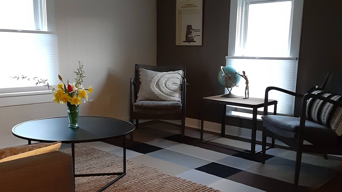 Harvard Apartment | one bedroom upper apartment