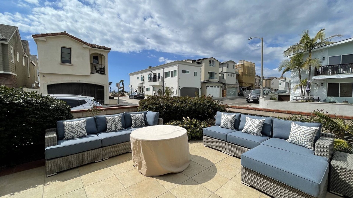 West Newport House | One House to the Sand