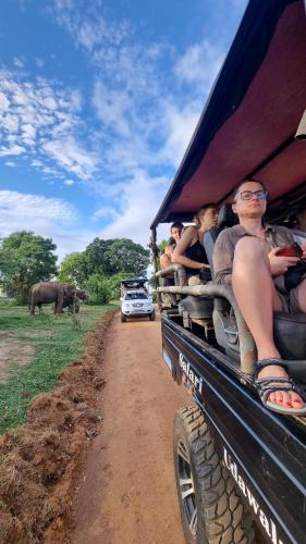 Udawalawa Bed & Breakfast | one love safari bungalow
