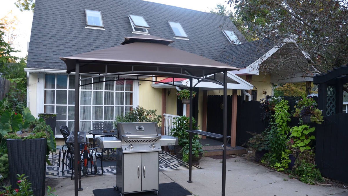 Ann Arbor House | One mile to downtown Ann Arbor! 1/4 mile to main UM Hospitals! 2 miles N Campus