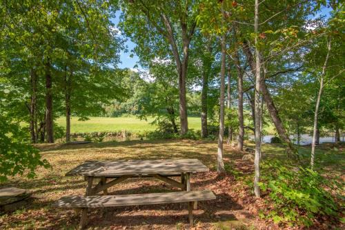 Warrensville House | One of a kind 3bd Cabin on the New River- Sleeps 6