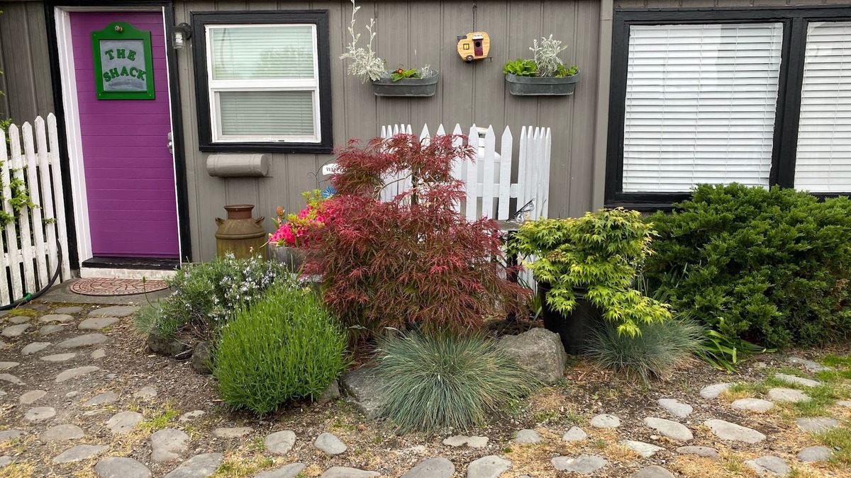 Sequim House | One of a kind! Eclectic and Shabby Chic!