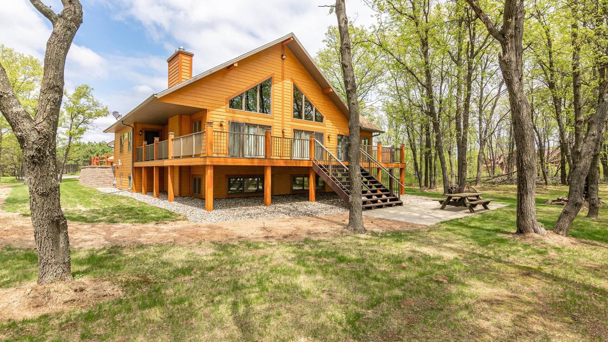 Big Bay House | ONE OF A KIND FAMILY BEACH FRONT HOME ON LAKE PETENWELL - PET FRIENDLY