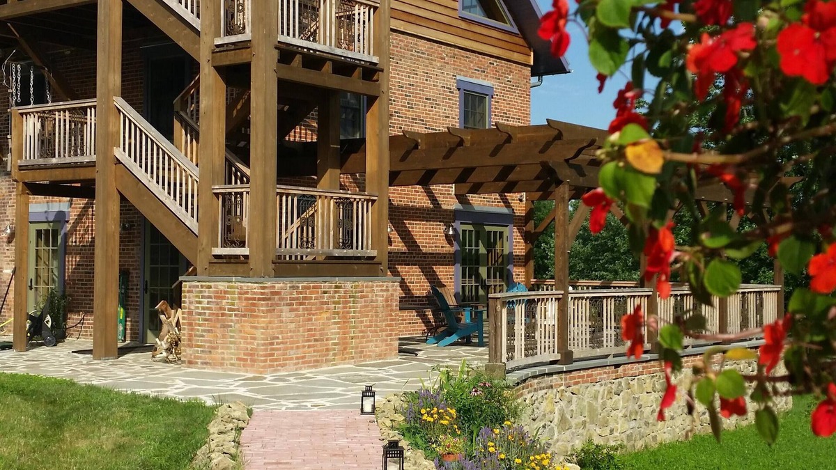 Sabillasville House | One-of-a-kind luxury lodge on 100-acre Appalachian farm