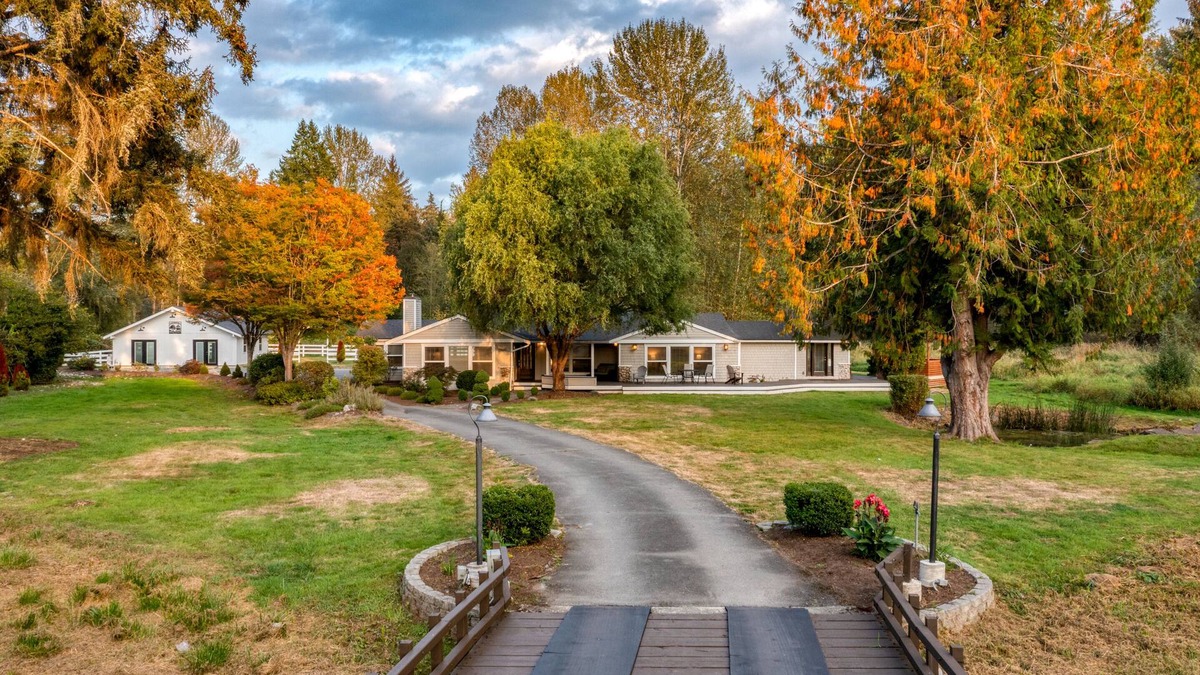 Cottage Lake House | One of a Kind ⭐ Modern Farmhouse Estate Paradise ⭐