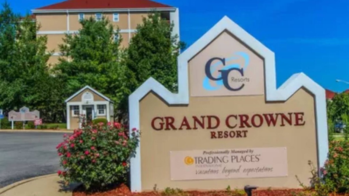Branson Resort | One Queen B/R Suite adjacent Thousand Hills Golf near Theater Strip (center)