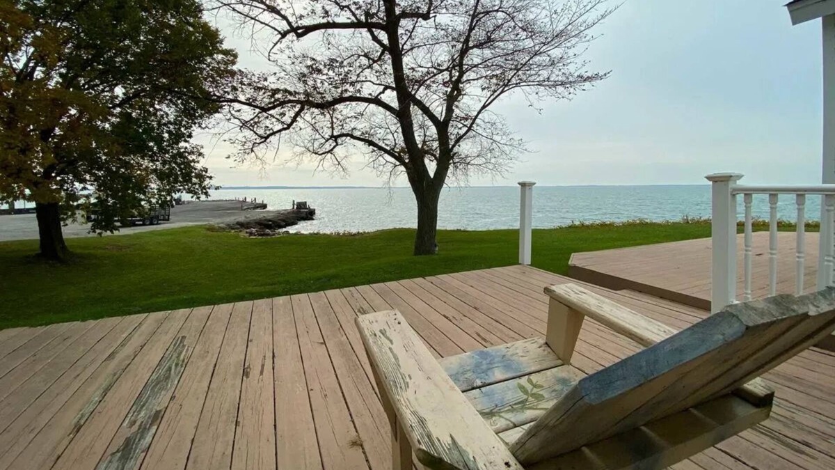 Kelleys Island House | One room studio for the couple who wants a porch on Lake Erie and fire pit
