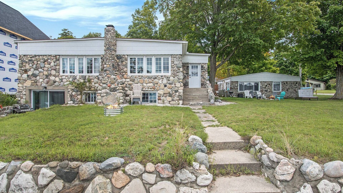 Onekama House | Onekama Stone Contentment House