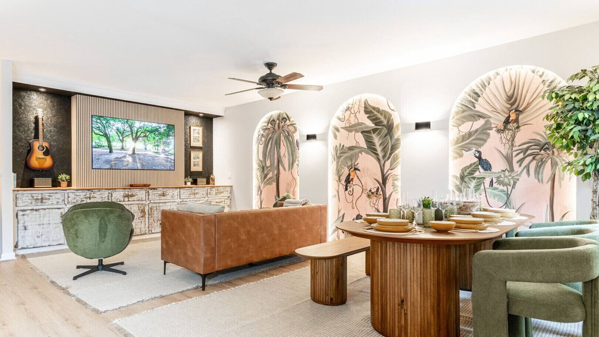 North Charleston House | Only 15 minutes to downtown – Designer Interiors, Cozy Patio & Firepit Nights