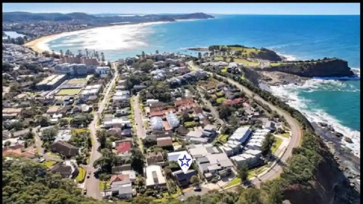 Central Coast House | Only 700m, 9 min walk to Terrigal Beach