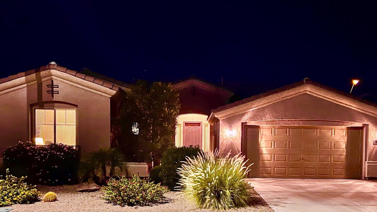 Surprise Farms House | Only five miles from Surprise Stadium. Sleeps 6.