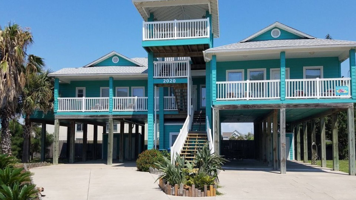Sand Point Condo | ONLY In-Town Neighborhood w/Restaurant, Bar, Pool/Hot Tub, Beach & Cart Access