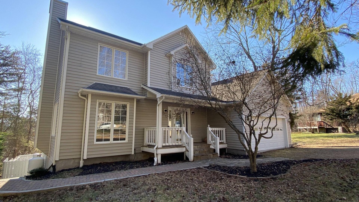 McGaheysville House | Only Private POOL in Massanutten! Large Comfy Home. Your fun starts HERE.