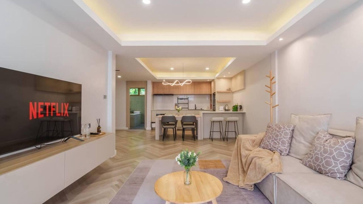 Khlong Tan Nuea House | Onsen Retreat in Heart of Bangkok