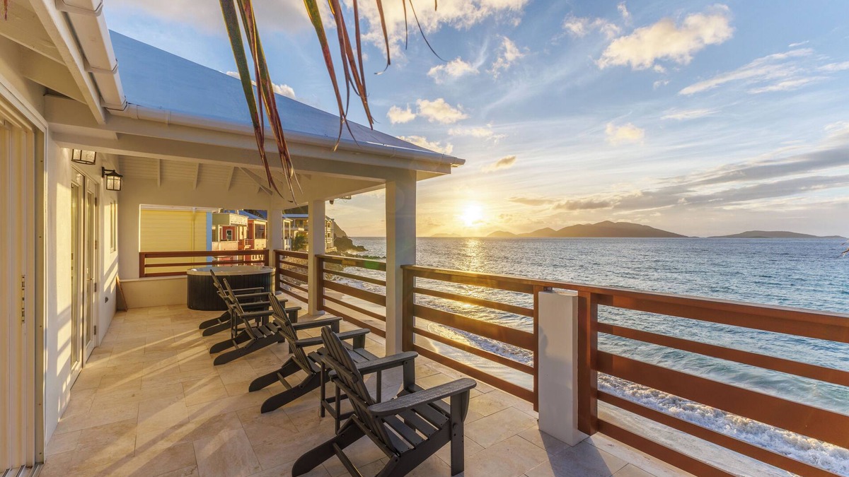 West End Apartment | ONTA BEACH VILLA - Chic new luxury beachfront apartment with hot-tub