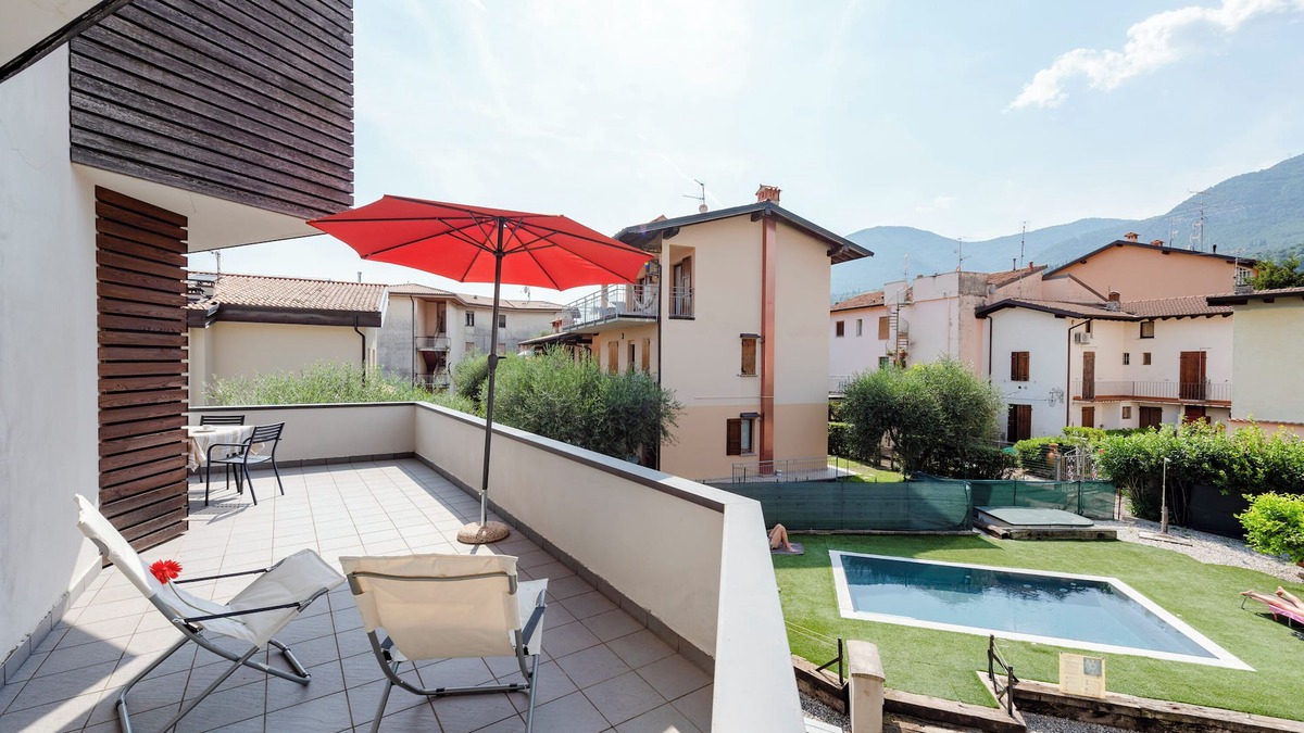 Toscolano Maderno Apartment | Onyx House With Shared Pool, Toscolano Maderno, Italy