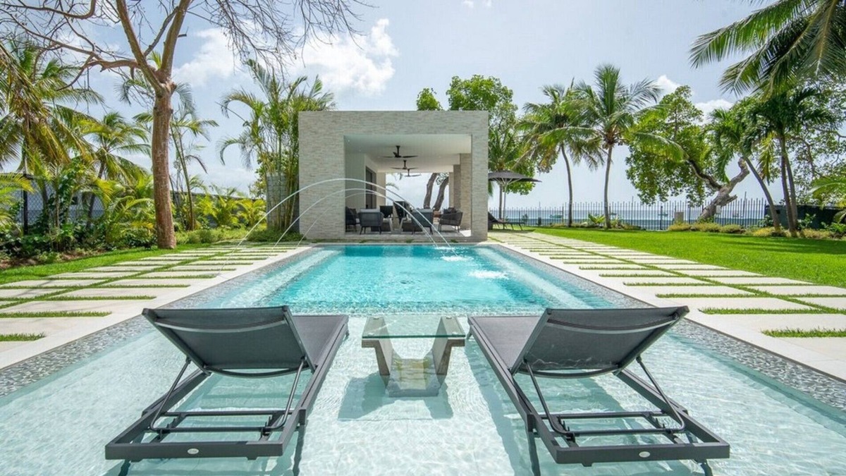 Weston Villa | Onyx Villa - Stunning Beachfront Contemporary 5-bedroom villa on the West Coast of Barbados