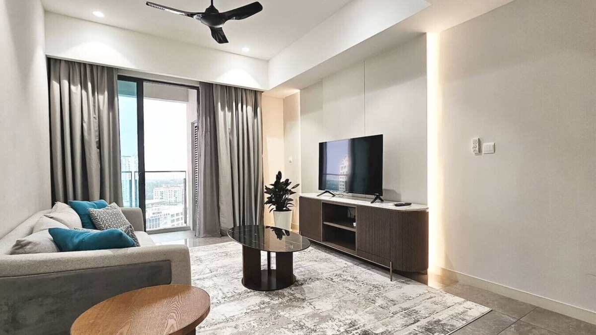 Mont Kiara Apartment | OOAK 1BR Apt w/Blcony, Nflix,Btub & Wtr Dispenser