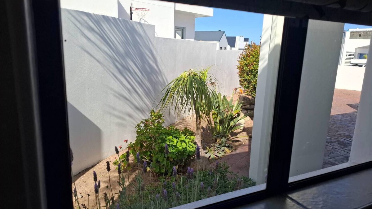 Langebaan House | OosiesRus - Charming Langebaan Villa with Garden View