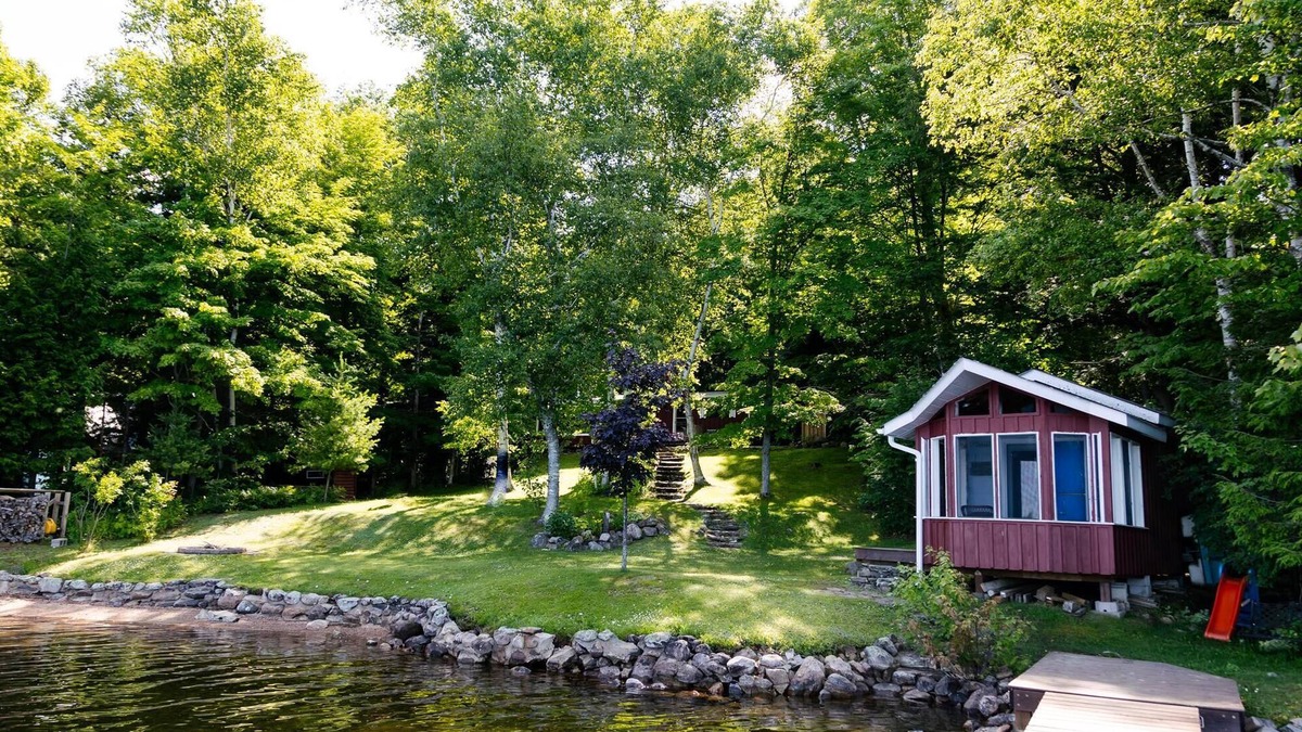 Minden Cottage | Oozing with charm!