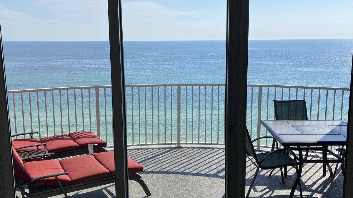 Long Beach Condo | OPEN 9/19-26 OR 10/10-10/12 GULF VIEW Two free beach chairs Mar-Oct