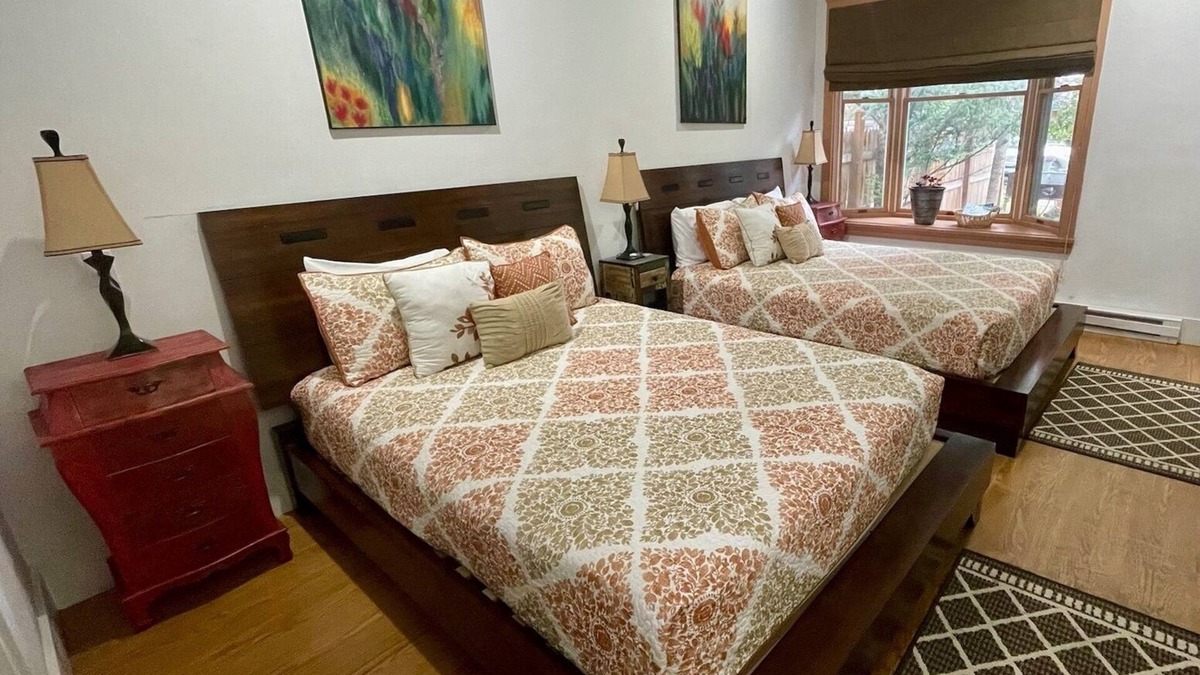 Westcliffe Hotel | Open concept kitchen/living & dog friendly