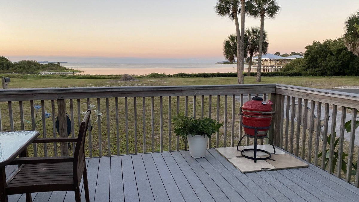 Cedar Key Cottage | Open Gulf, Private Ramp & Dock, ground floor, large deck, awesome views, nature