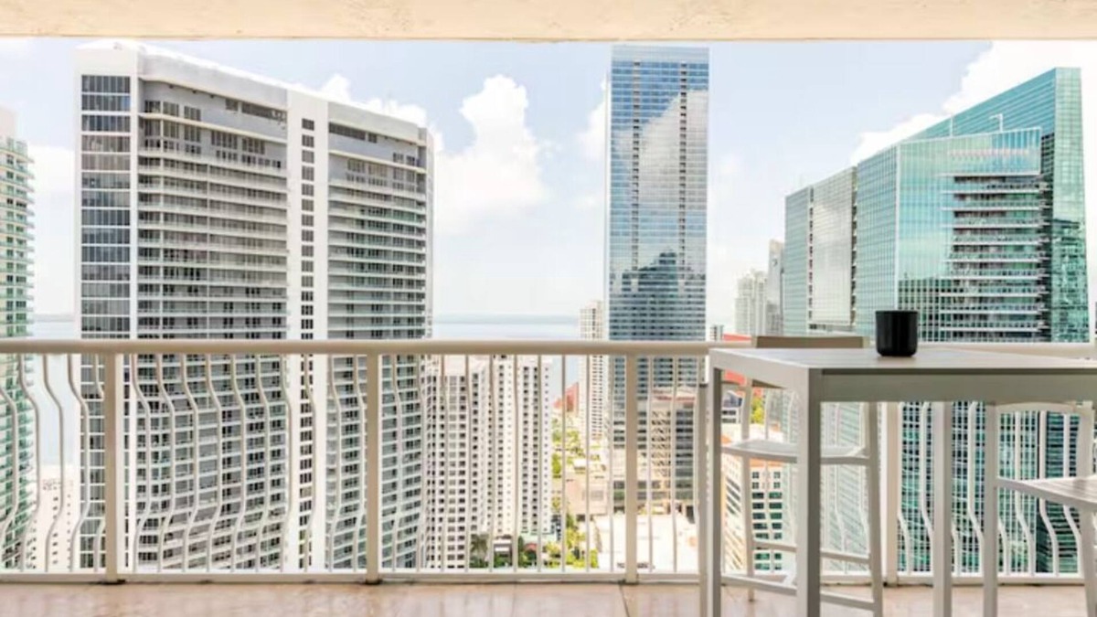 Brickell Apartment | Open High Rise Penthouse w/Lovely City & Bay View FREE PARKING