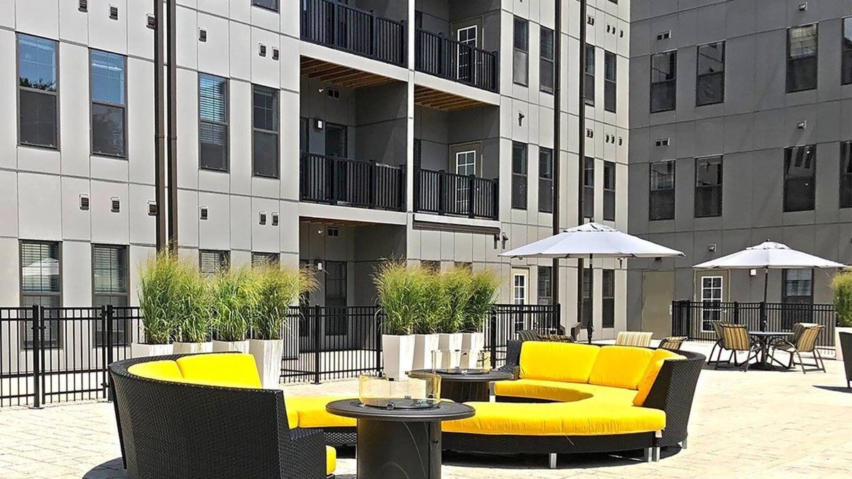 Soulard Apartment | Open Hot Tub- 3rd Floor Queen Suite w/View (327)