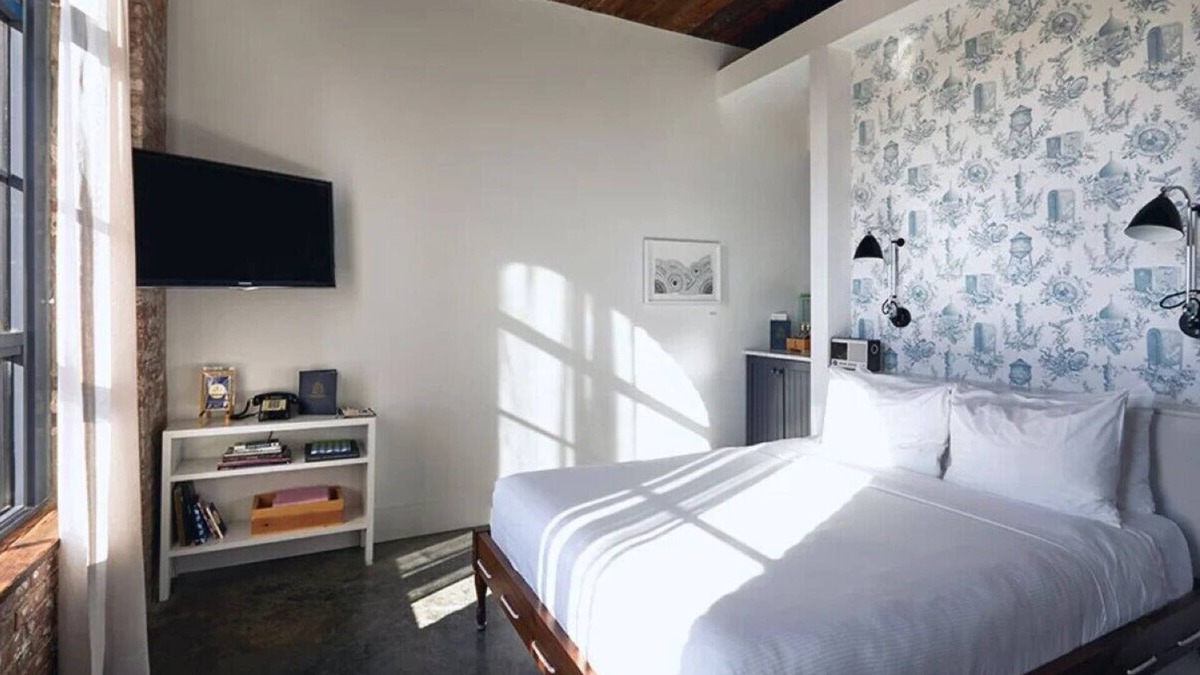 Williamsburg Hotel | Open Layout Studio l Wythe Hotel l King Bed & Local Feel