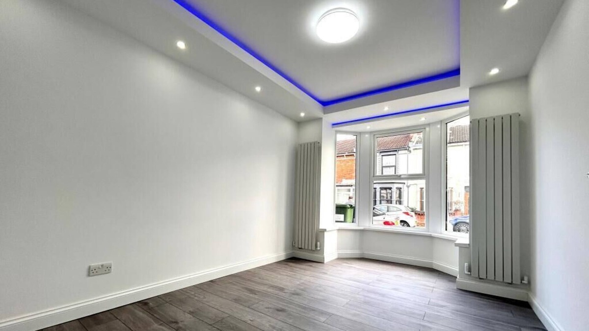 Portsmouth House | Open Mind Property - 6 Bedrooms of Luxury