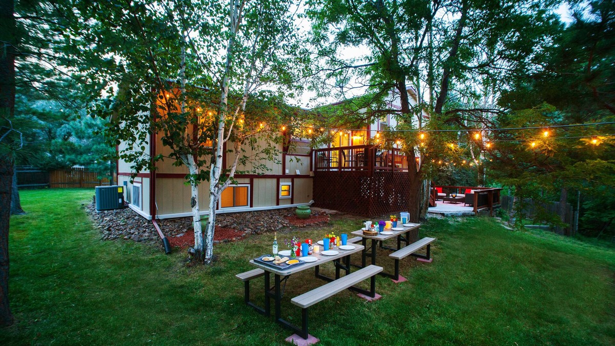 Rockrimmon House | Open Thanksgiving week! Gated Retreat on premier property Dog Friendly!