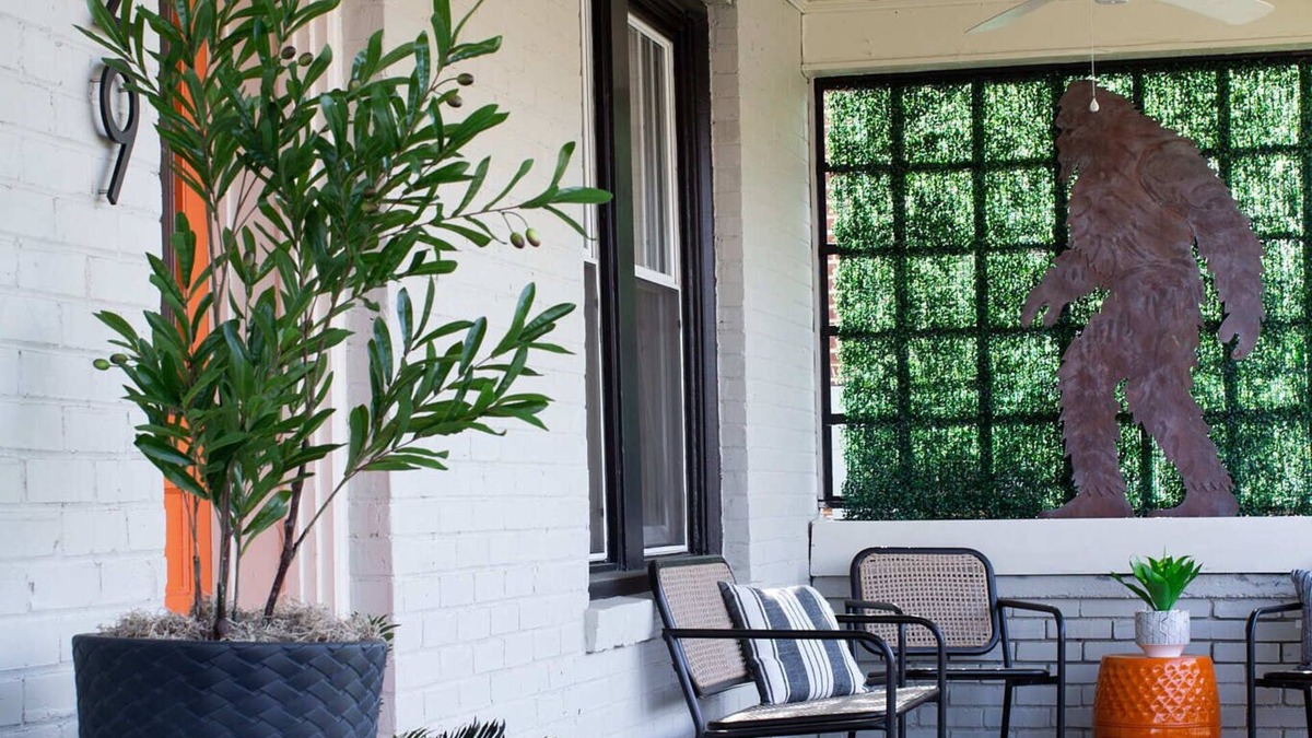 Marion House | OPEN! We have Power & Water Marion NC Pet Friendly Downtown Sleeps 10