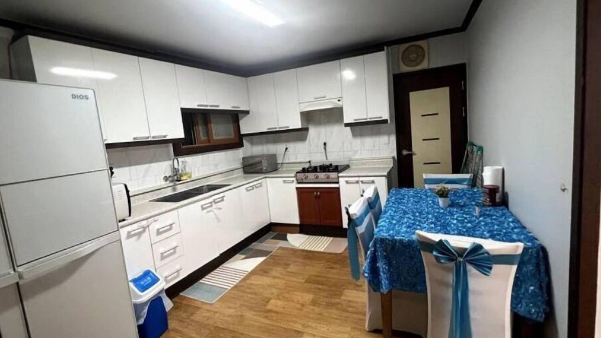 Pyeongtaek Apartment | Opp walk-in gate Cp Humphreys, Int'l restaurants & health institutions. nnn
