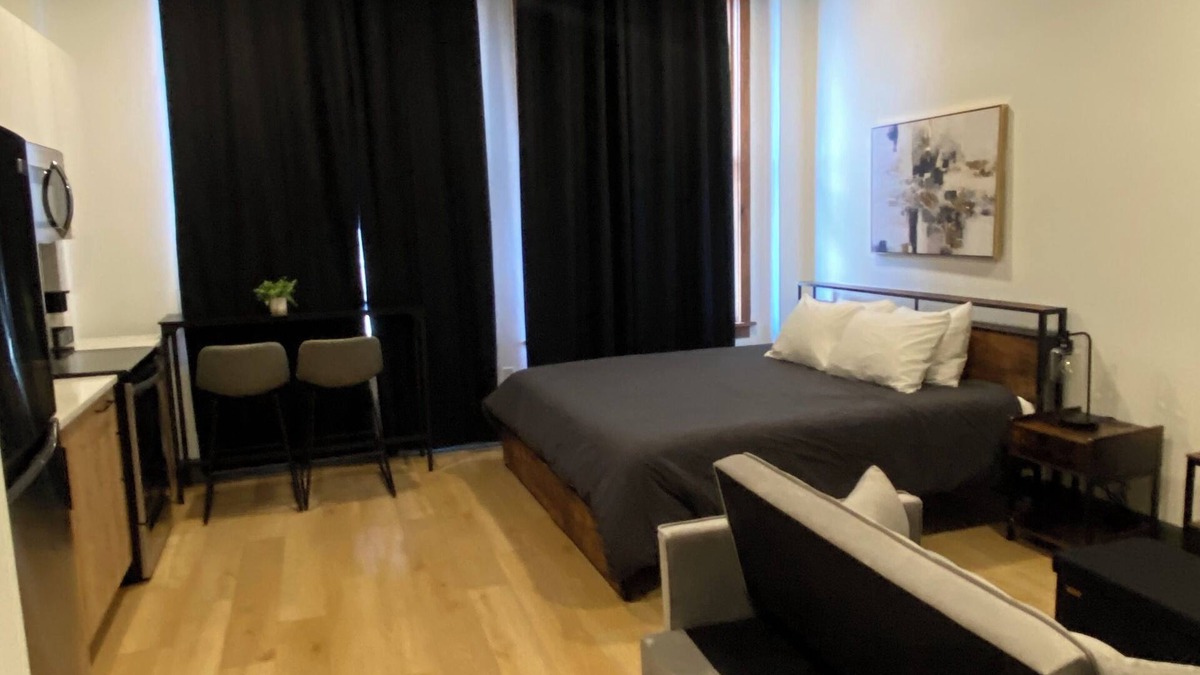 Five Points South Apartment | Optimum - Downtown Oasis!