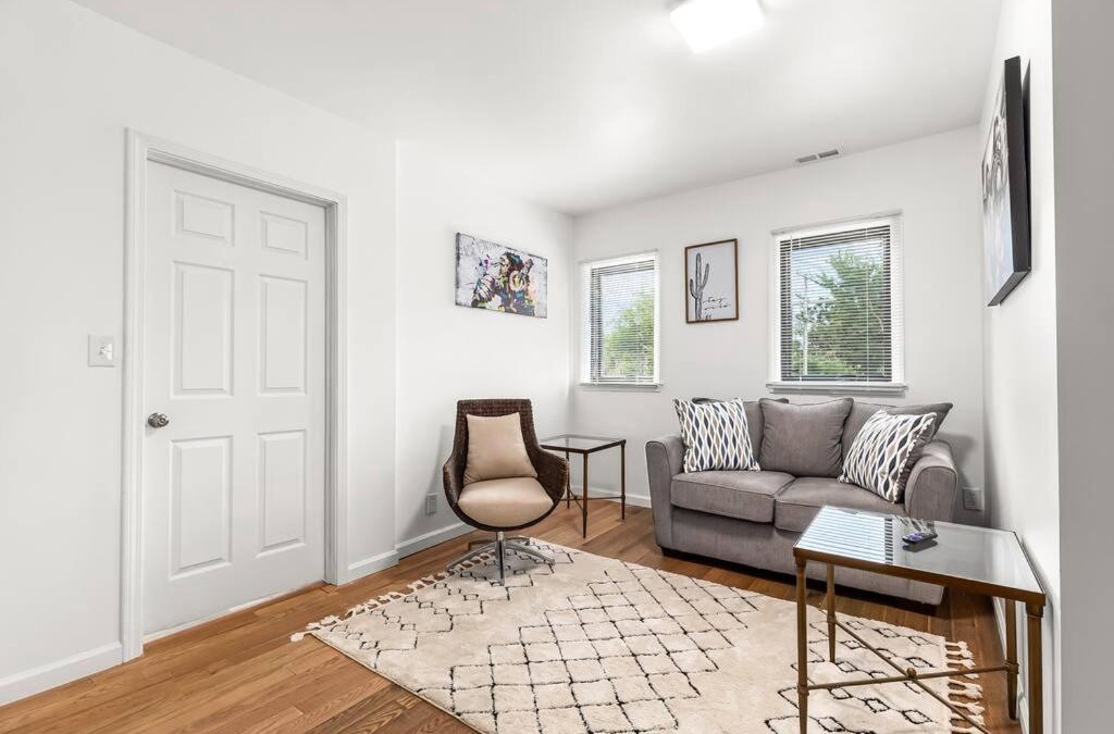 Detroit Apartment | Opulent 2 Bedroom Getaway
